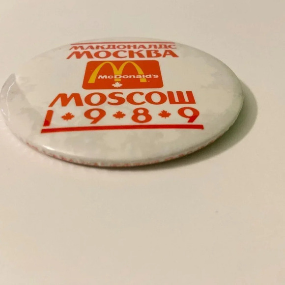 Vintage 1989 McDonalds Moscow Button  Pin Collectible Pinback - Picture 2 of 11